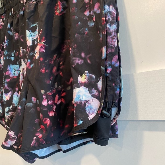 Avía Floral Women's Shorts Size XXL - Picture 2 of 7